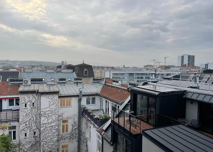 Weltwien Luxury Art Apartments & Free Parking